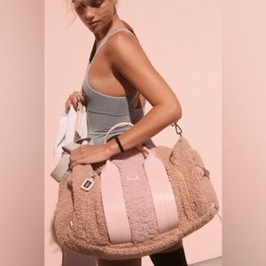 Caraa Remus SHerpa Duffle Bag